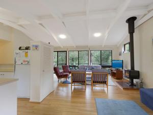 37 Coastal Court Bush Retreat By the Sea