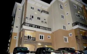 Room in Apartment - Nippon Grand Hotels - 3 Bd Apartment - Ankuru