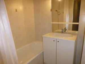 Appartements Appartement Brides-les-Bains, 2 pieces, 6 personnes - FR-1-512-153 : photos des chambres