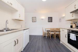 JOIVY Beautiful Mews Home near Princes Street