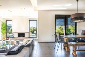 Villa Vega I "Heated" pool, next to nature!