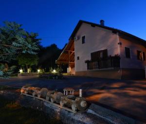 Apartment Michaela - 3hvězdičkové hotely ve městě Slunj