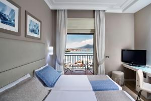 Camera Queen con Balcone e Vista Mare