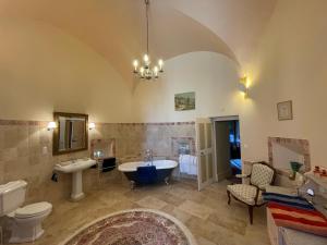 B&B / Chambres d'hotes Chateau de Rousson : Suite Supérieure 