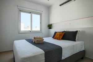 Phaedrus Living: Seaside Luxury Flat Lighthouse 65