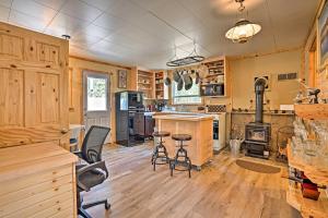 High Lakes Hideaway La Pine Fishing Cabin!