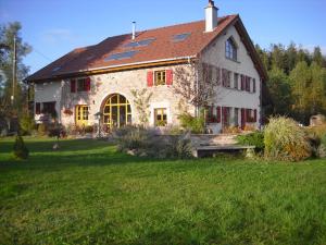  Chambre Merisier  dans une ferme avec étang privé au coeur de la région des mille étangs, Faucogney-et-La-Mer