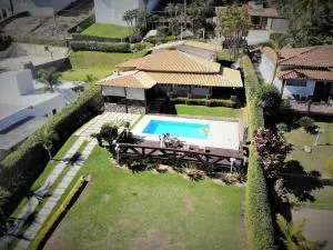 Casa em Escarpas do Lago Ótimo Preço, Aconchegante, Área bem Ampla e Excelente Localização - Guapé