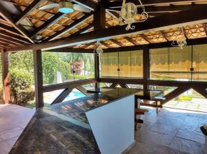 Casa em Escarpas do Lago Ótimo Preço, Aconchegante, Área bem Ampla e Excelente Localização