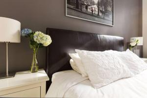 Square - Four Bedroom Condo-Hotel Suite