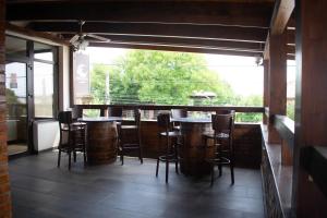 Pensiunea La Profi - 3hvězdičkové hotely ve městě Târgu Jiu