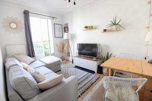 Apartment room in Nice BRIGHT apt near BASTILLE