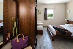 Hotels Le Ya'Tis : Chambre Triple sans Bureau