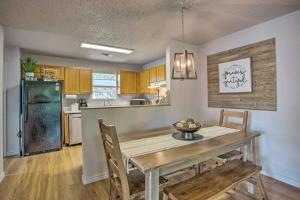 Pottsboro Home with Fire Pit Less Than 1 Mi to Lake Texoma!