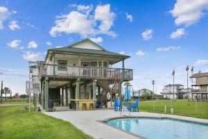 Three-Bedroom House room in Too Pool for School by Ryson Vacation Rentals