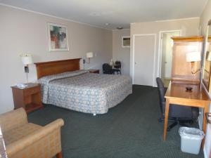 King Room room in Budget Motor Inn- Mahopac