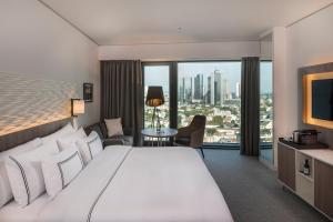 The Level Junior Suite with Executive Lounge Access room in Meliá Frankfurt City