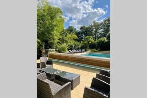 Maisons de vacances La Grange. Piscine chauffee, tennis, parc. 15 personnes : photos des chambres