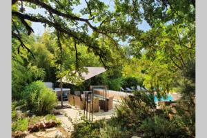 Maisons de vacances La Grange. Piscine chauffee, tennis, parc. 15 personnes : photos des chambres