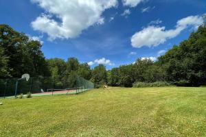 Maisons de vacances La Grange. Piscine chauffee, tennis, parc. 15 personnes : photos des chambres