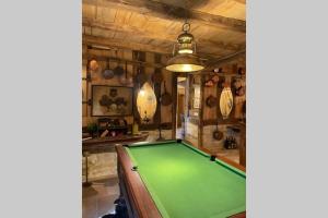 Maisons de vacances La Grange. Piscine chauffee, tennis, parc. 15 personnes : photos des chambres