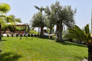 Przice Gardens Apartment with Pool