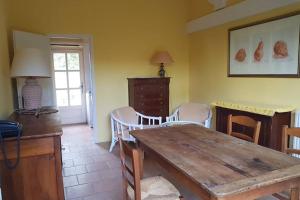 Appartements Mas des Figues Gite #farmstay #certifiedorganic #zeropesticide #agritourism #ecotourism #saintremydeprovence #Alpilles : photos des chambres