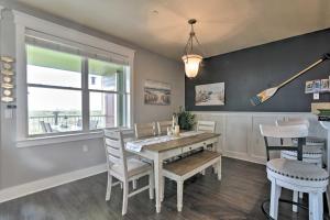 Apartment room in Galveston Condo with Resort-Style Amenities!