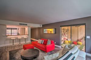 Apartment room in Gated Condo with Pool Close to Golfing Hiking