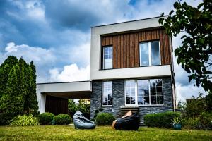 Vila Smiltynė ant ežero kranto