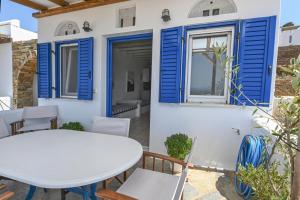 Infinity Blue Tinos