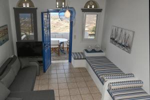 Infinity Blue Tinos