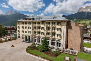 Grand Hotel Savoia Cortina d'Ampezzo, A Radisson C - AbcAlberghi.com