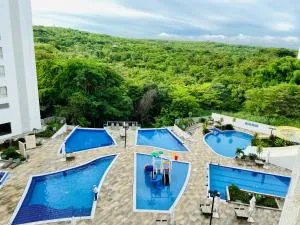 Flat 303 - Condomínio Park Veredas - Acesso ao Rio - Completo com ar no quarto e na sala - Morrinhos