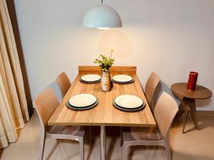 Flat 303 - Condomínio Park Veredas - Acesso ao Rio - Completo com ar no quarto e na sala