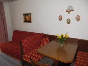 One-Bedroom Apartment with Balcony room in Ferienhaus Moser
