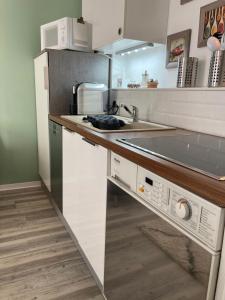 Living at Saarpartments - AdultsOnly - Business & Holiday Homes with Kitchen for Long- and Short Term stay, 3 min to St Johanner Markt and Points of Interest