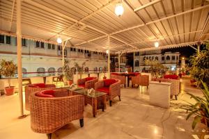 Hotel Devraj Niwas on Lake Pichola