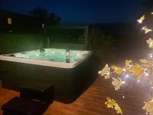 Jacuzzi huisje De Berenshoeve - 埃曼