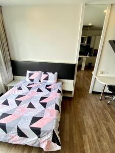 Landmark Residence 2, Studio for 2 pax, High floor, Nice View, Free Parking, Budget Stay