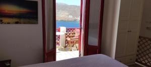 Asvestoti maisonettes Red house