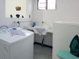 Entire Comfy apartment for you, 5 min SJO Airport