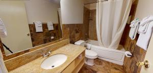 Premier Room with Two Queen Beds room in Surfside On The Lake