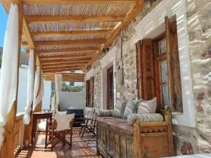 Yalos House - Pera Gyalos