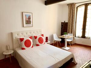 le 1835, studio rouge-Corail