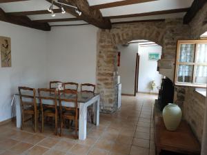 Appartements GITE DU COLOMBIER : photos des chambres