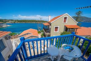 ALEX & ADAS DREAM HOUSE IN FISCARDO