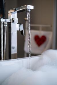 Студио с вана и гледка в "The House" с Термална зона