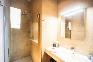 Hotels Logis Villa C Hotel : photos des chambres
