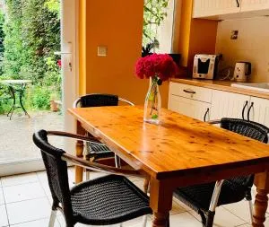 Bijou Brussels > Parvis St Pierre - Linkebeek